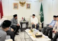 Ketua Umum PBNU, Gus Kikin menerima jajaran Ikatan Pelajar Nahdlatul Ulama (IPNU) dan Ikatan Pelajar Putri Nahdlatul Ulama (IPPNU) di Gedung PBNU