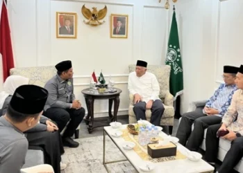 Ketua Umum PBNU, Gus Kikin menerima jajaran Ikatan Pelajar Nahdlatul Ulama (IPNU) dan Ikatan Pelajar Putri Nahdlatul Ulama (IPPNU) di Gedung PBNU